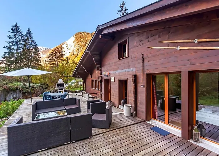 Charming Little Chalet For 6 People & Free Ski Lockers